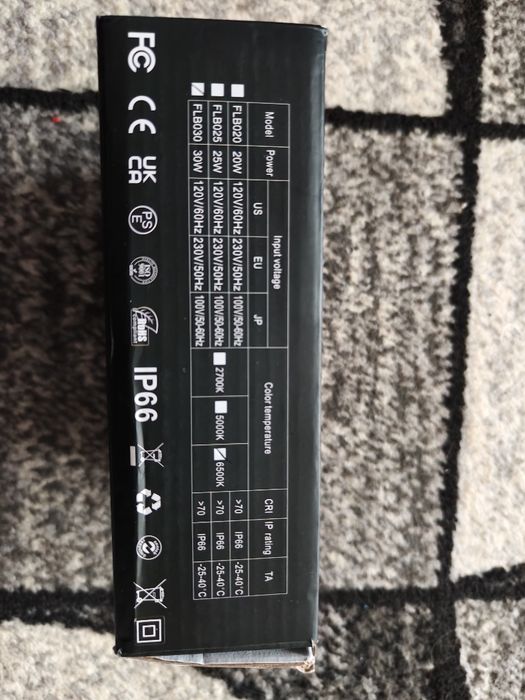 Lampa LED z czujnikiem ruchu