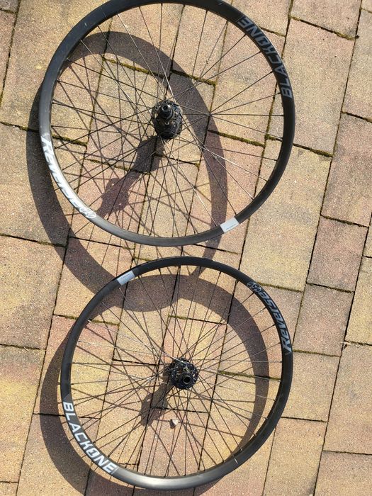 Reverse BlackOne 2 szt , piasty jak nowe