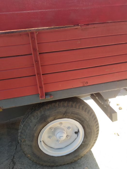 Vendo reboque semi-novo