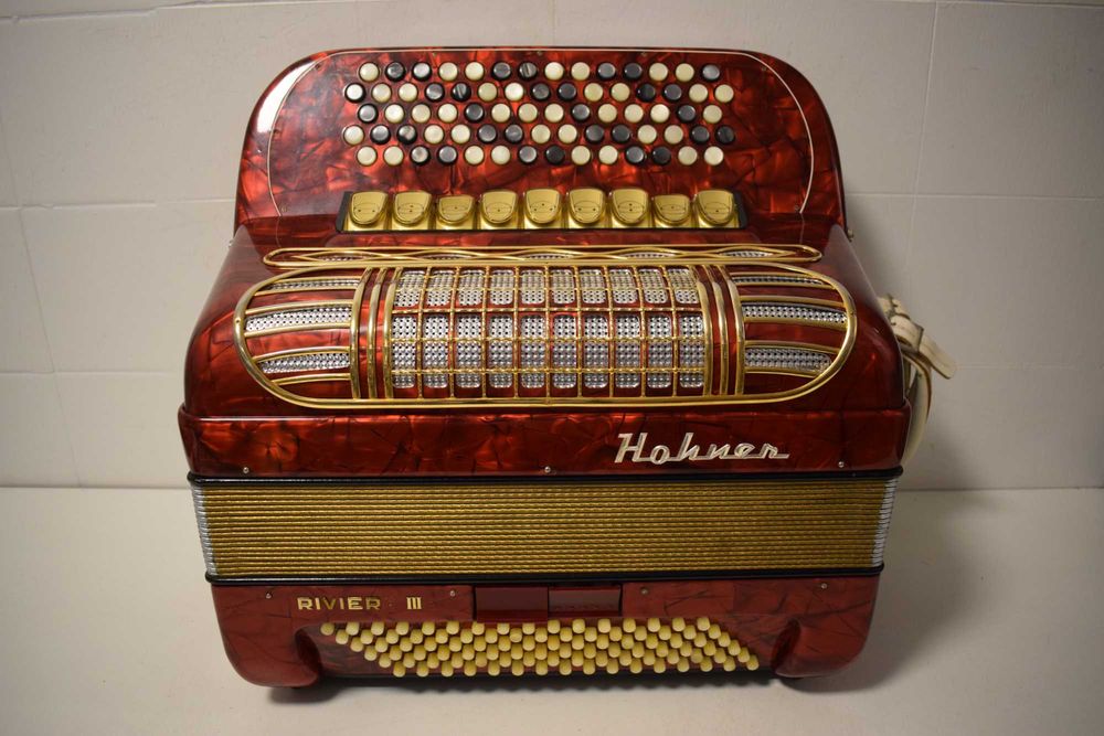 Acordeao hohner Riveira III 3 Voz 96 Baixos, N .288