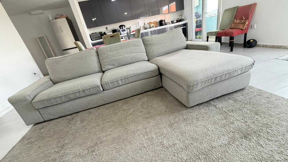 Sofá IKEA com Chaise Longue em  bom estado, com 3.10 metros