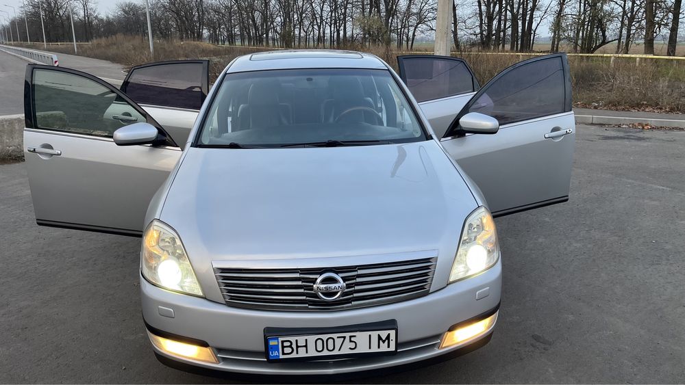 Продам Нисан Тиану 2006 года выпуска, двигатель 3.5  кпп Автомат, по кузову автомобиль в неплохом состоянии несмотря на свой возраст, по технической части все обслужено до мелочей никаких замечаний нет,двигатель шепчет не берет не капли масла, по кпп все  отлично, ходовая часть в отличном состоянии, за годы эксплуатации в автомобиль вложено прилично денег,  имеются все записи проведенных работ, салон в чистом ухоженном состоянии, в богатой комплектации, абсолютно все исправно,дополнительно в целях экономии было установлено ГБО и вписанный как положено в документы, хорошая зимняя резина, новый аккумулятор. С документами порядок. Во вложение средств на данный момент не нуждается. А также возможен обмен на автомобиль дешевле!