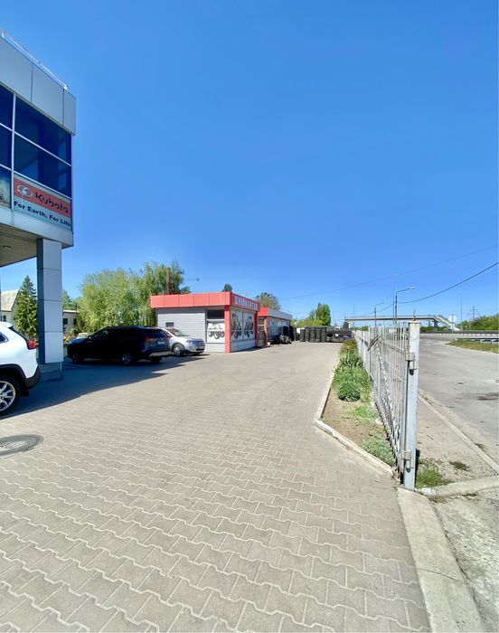 Продаж комерційного приміщення. Бізнес центр. Земельна ділянка