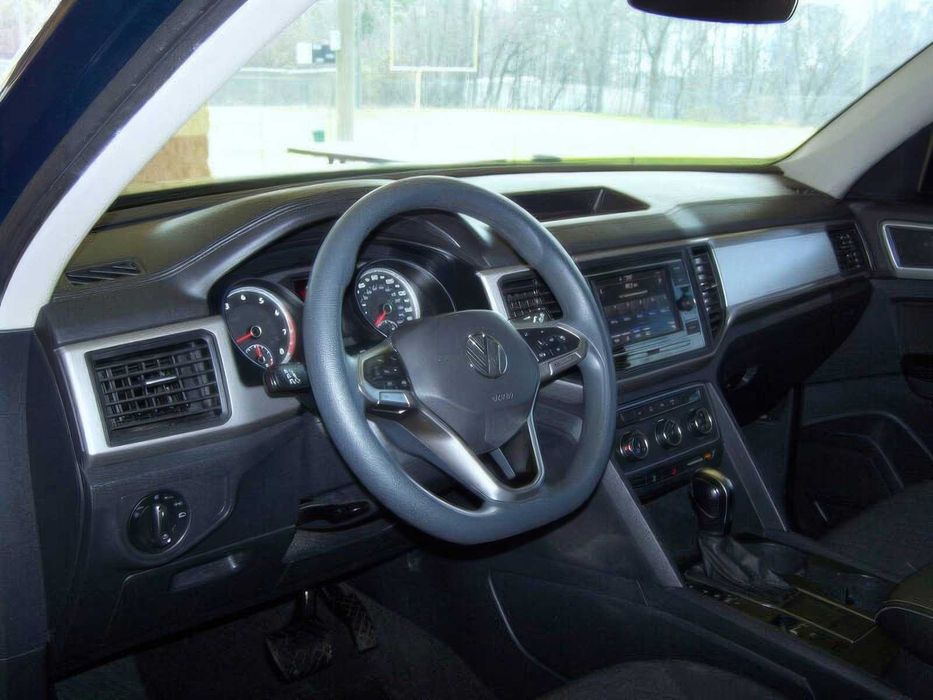 Volkswagen Atlas      2021