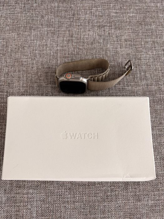 Apple Watch Ultra 49mm GPS + Cellular – Titanium