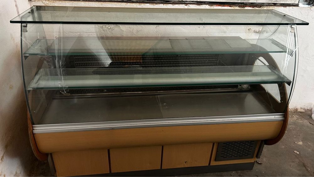 Vitrine fria para cafe