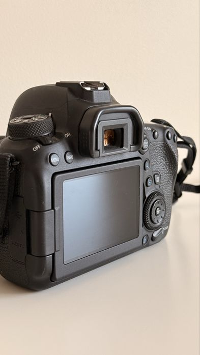 Canon 6D Mark II pełna klatka, niski przebieg