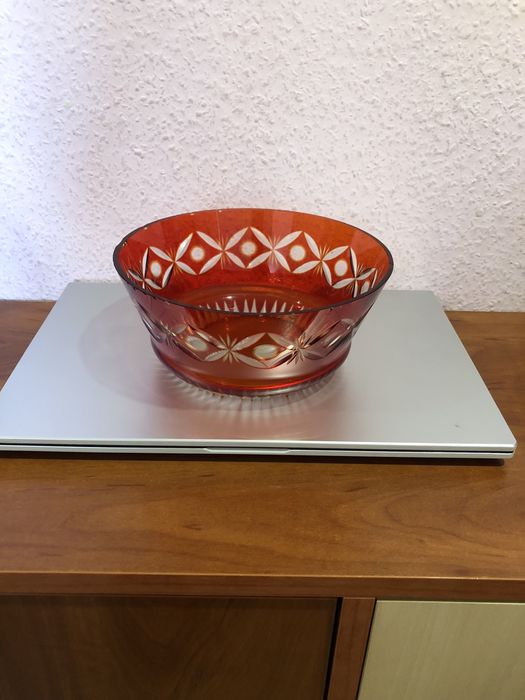 Фруктовница, конфетница,салатница из красного стекла. ссср