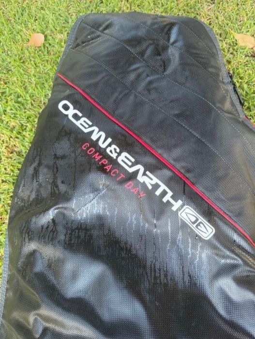 SURF BOARD 250€ : 5,9 x 32L 
TUDO INCLUÍDO : case, grip and 2 fins.