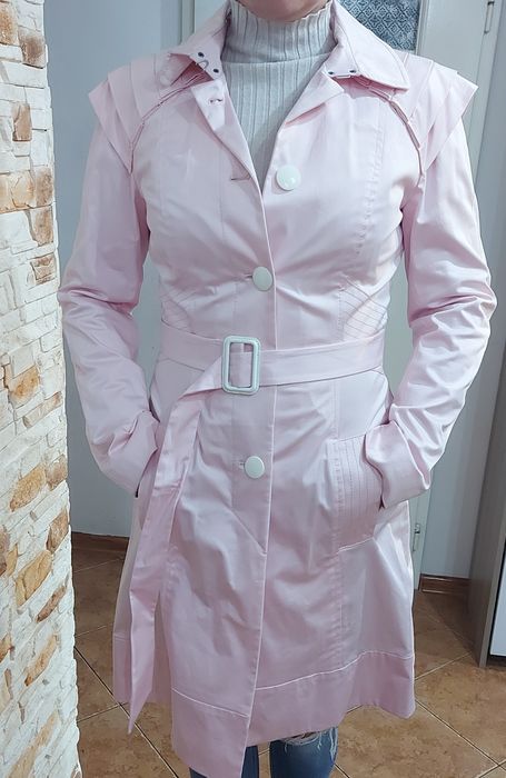 Nowy Pudrowy Różowy płaszczyk Gai Mattiolo rozmiar 36