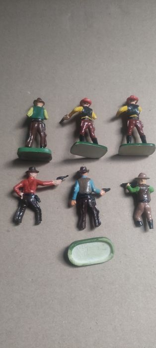 Żołnierzyki PRL - Uszkodzone - Kowboje