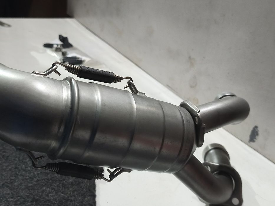 Ackrapovic  Yamaha R7 / MT 07