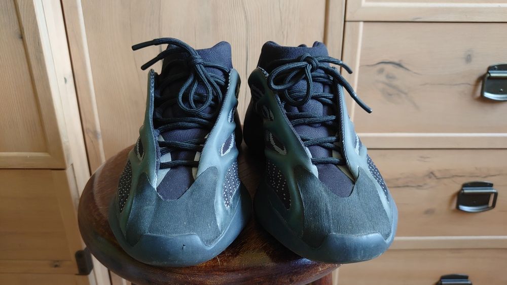 Yeezy 700 V3 Alvah