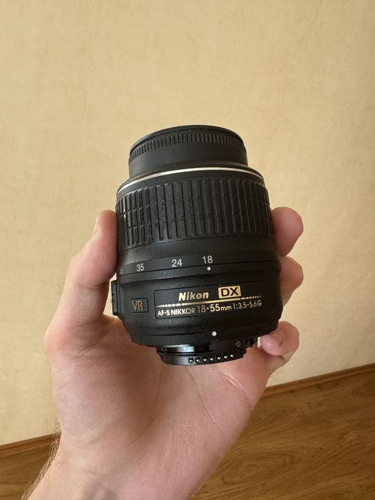 Обьектив Nikon 18-55