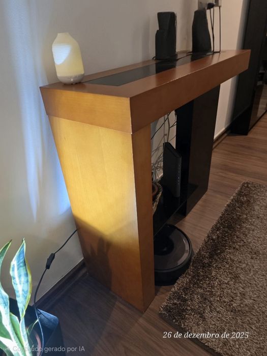 Aparador  madeira e vidros pre