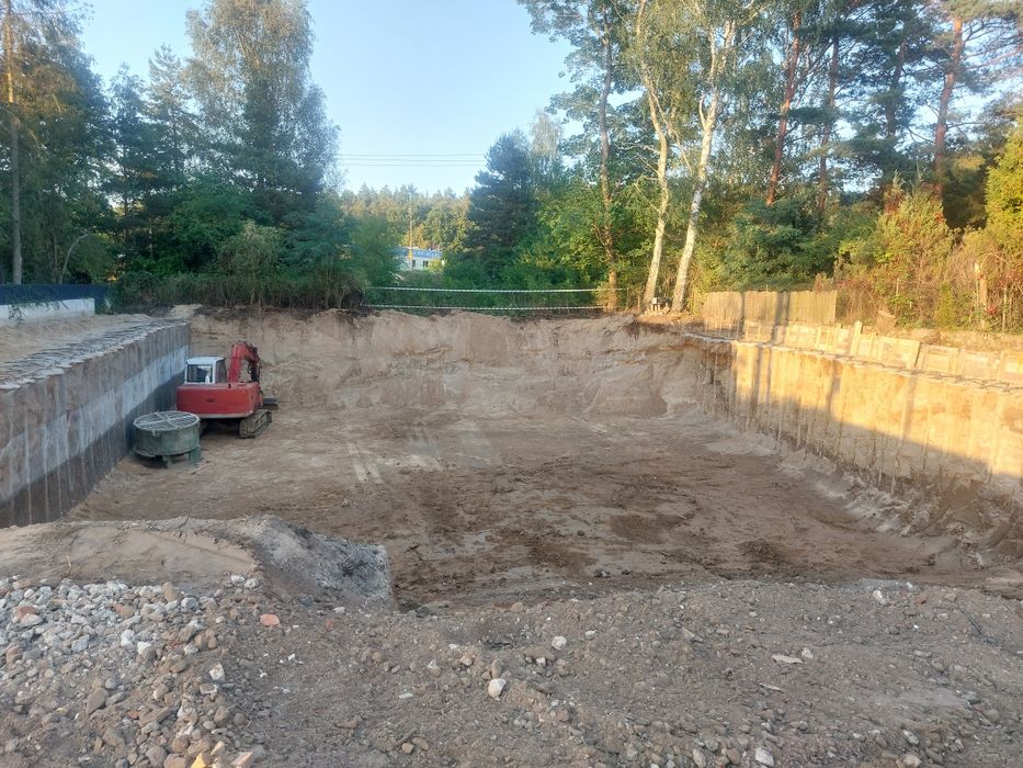 Wykopy pod budynki. Kompleksowe roboty ziemne, usługi koparką