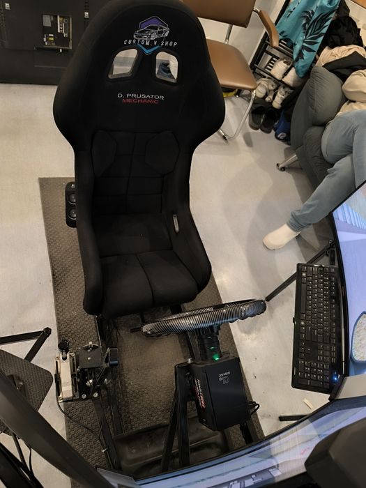 Kompletny zestaw sim racing RIG+PC+TV+3 MONITORY assetto drift iracing