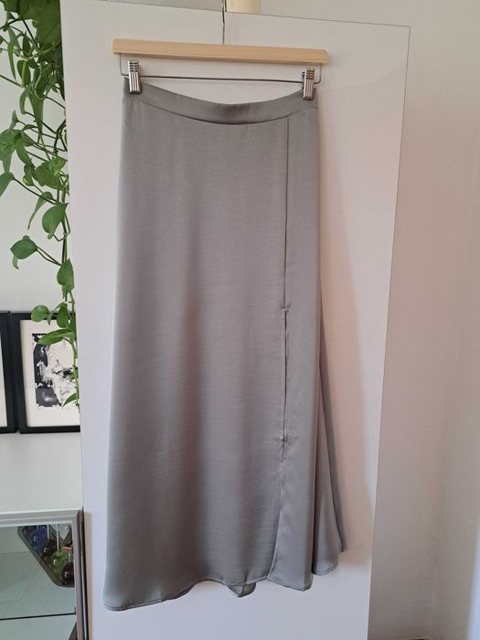 Spódnica satynowa Vero Moda [midi/maxi]