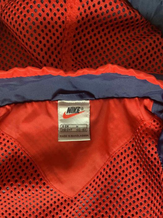 Куртка Найк             .