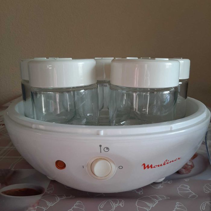 Йогуртниця Moulinex на 7 стаканчиків відмінний стан