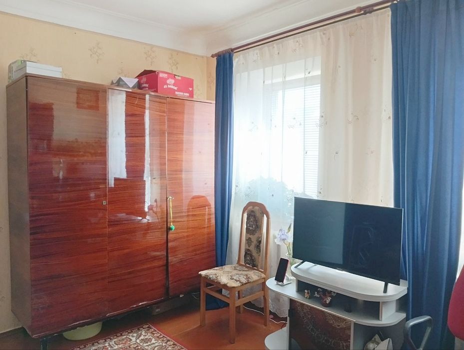 Продаю  будинок в інгульському районі .