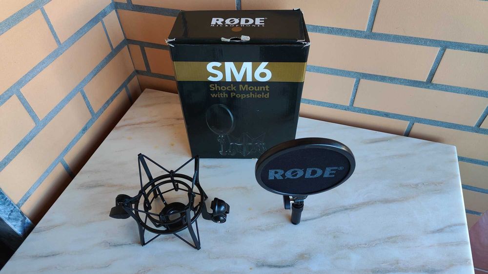 Shock Mount + Pop Filter for Studio Microphone - Rode - SM6 - Like New64737745274754121