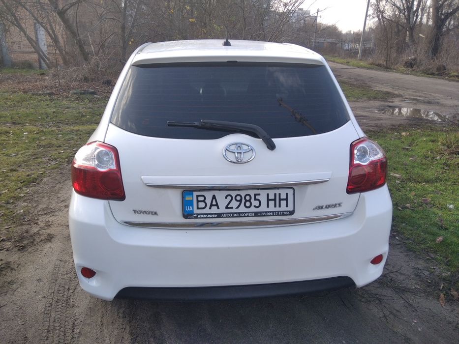 Продам Toyota auris 2011