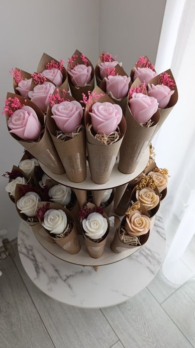 Róża z wosku sojowego