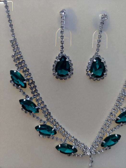 Piękny zestaw kolczyki I naszyjnik zieleń glamour wesele sylwester