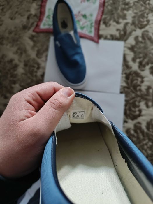 Buty Vans off the wall