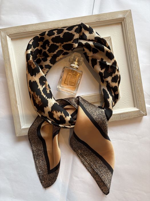 Luksusowa Apaszka – Klasyczny Motyw Panterki