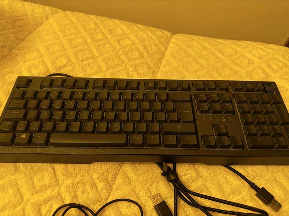 Teclado razer ornata v2 chroma