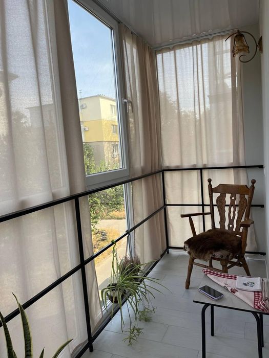 Продаж двокімнатної квартири завторським ремонтом в новому будинку