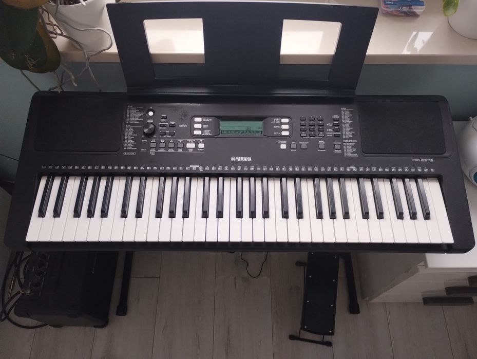 Yamaha  PSR-E373