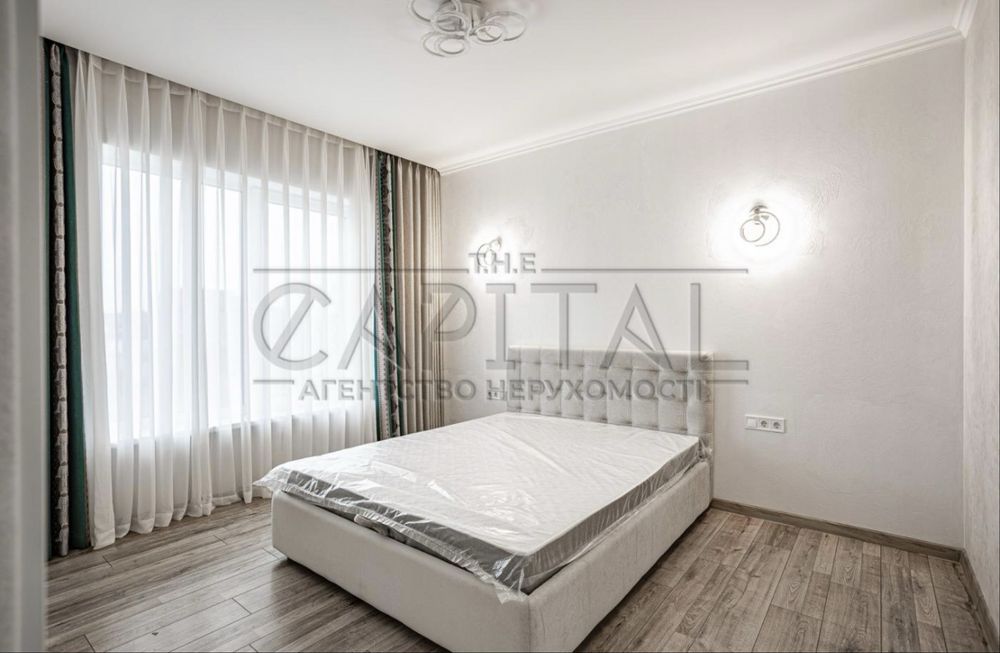 House in Kyiv, Chorna hora, Zvirynets - More