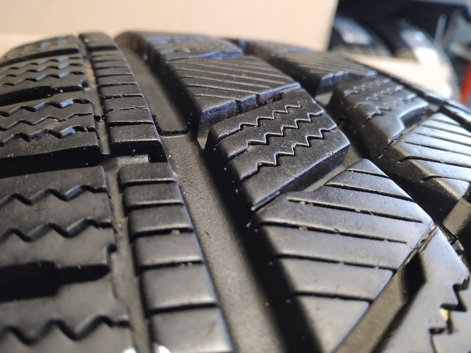 Opona zimowa Hankook Winter Icept LV 225/70R15c