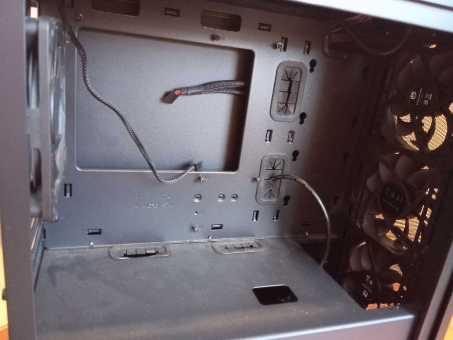 obudowa Genesis Irid 503 V2