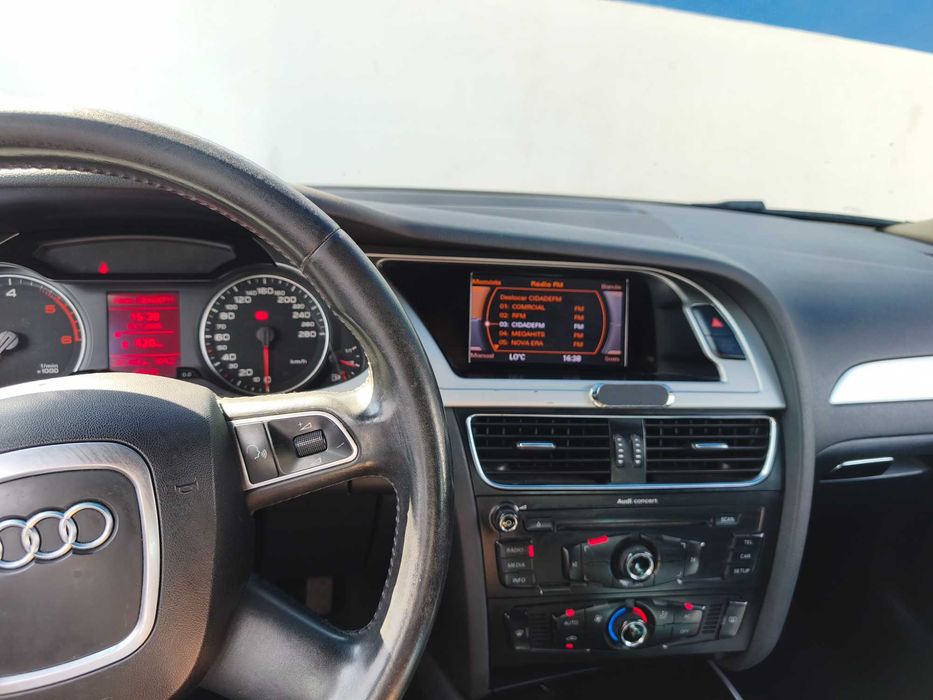 Audi A4 B8 2.0 TDI 143cv ano 2009