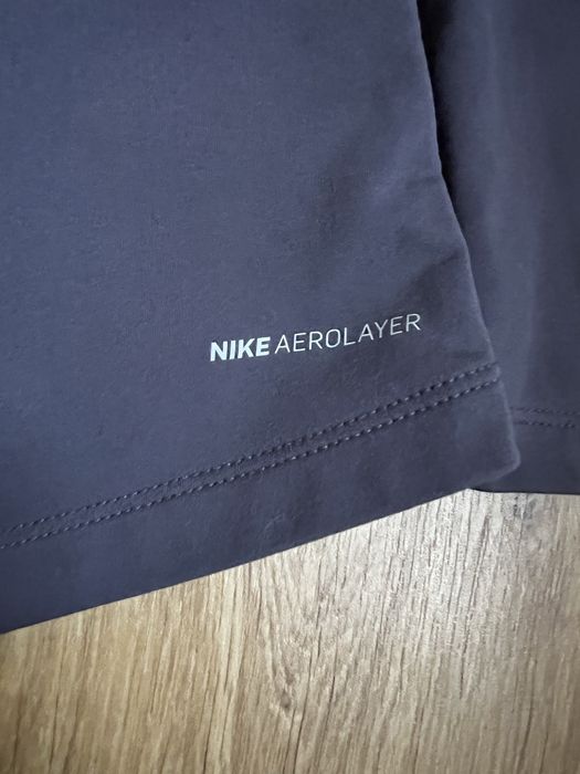 Бігова куртка Nike Aerolayer Running