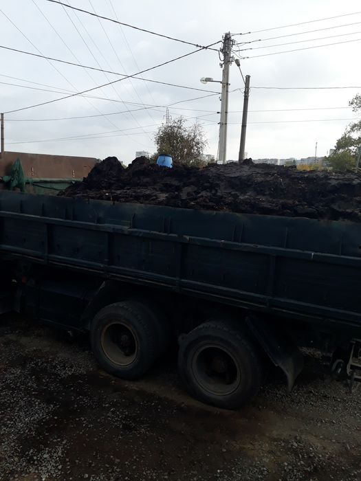 Перегной коровий есть в мешках .Чернозем.Доставка.любой обьем