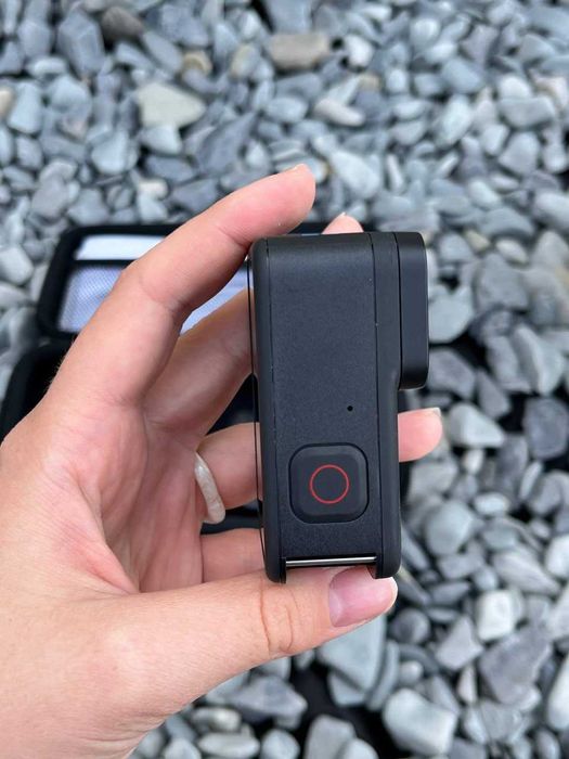 Екшн-камера GoPro Hero 11 з додатковими лінзами.