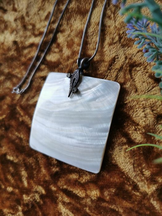 Stary duży wisiorek z masy perłowej i łańcuszek srebro 925 vintage