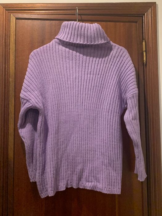 Conjunto de camisola e calças de malha