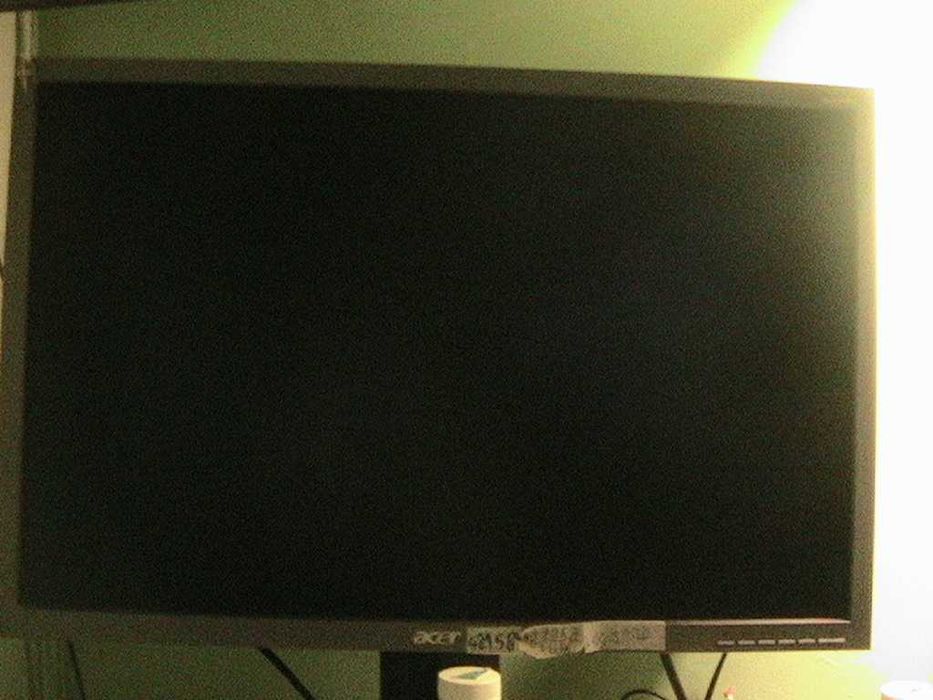 Монітор ACER 223w + євровилка 10A і кабель VGA в подарунок