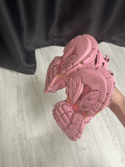 Balenciaga track pink