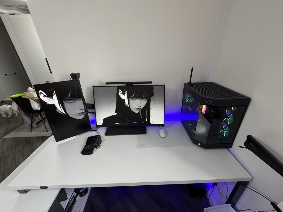 Стіл для роботи, ігор або навчання. Дуже якісний.