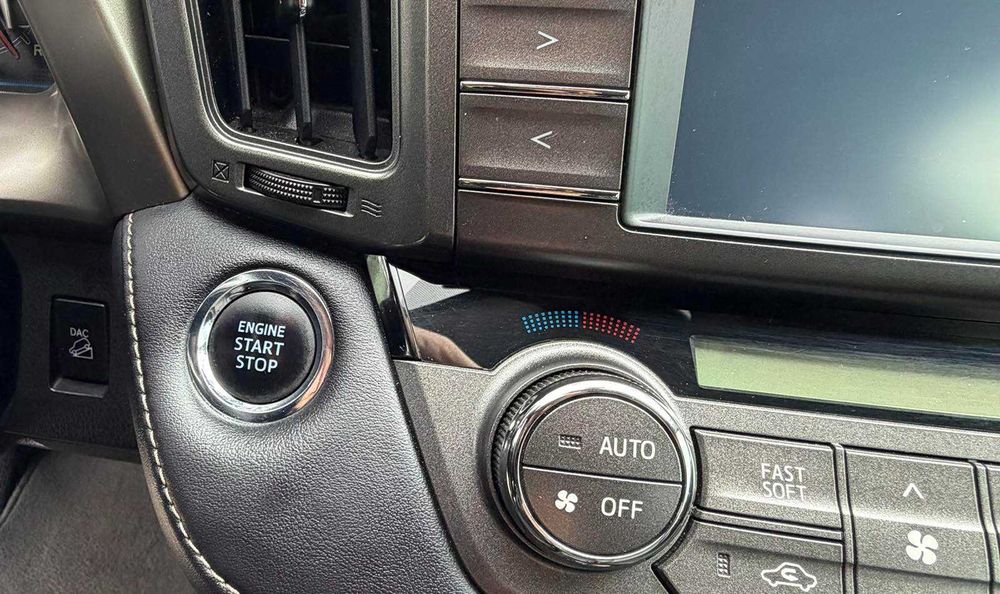 Toyota RAV4 2015 IV покоління (FL)