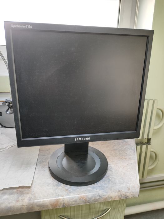 Монітор SynkMaster 713n