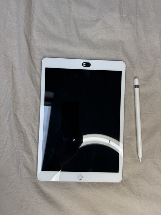 iPad 7 gen 128gb apple pencil
