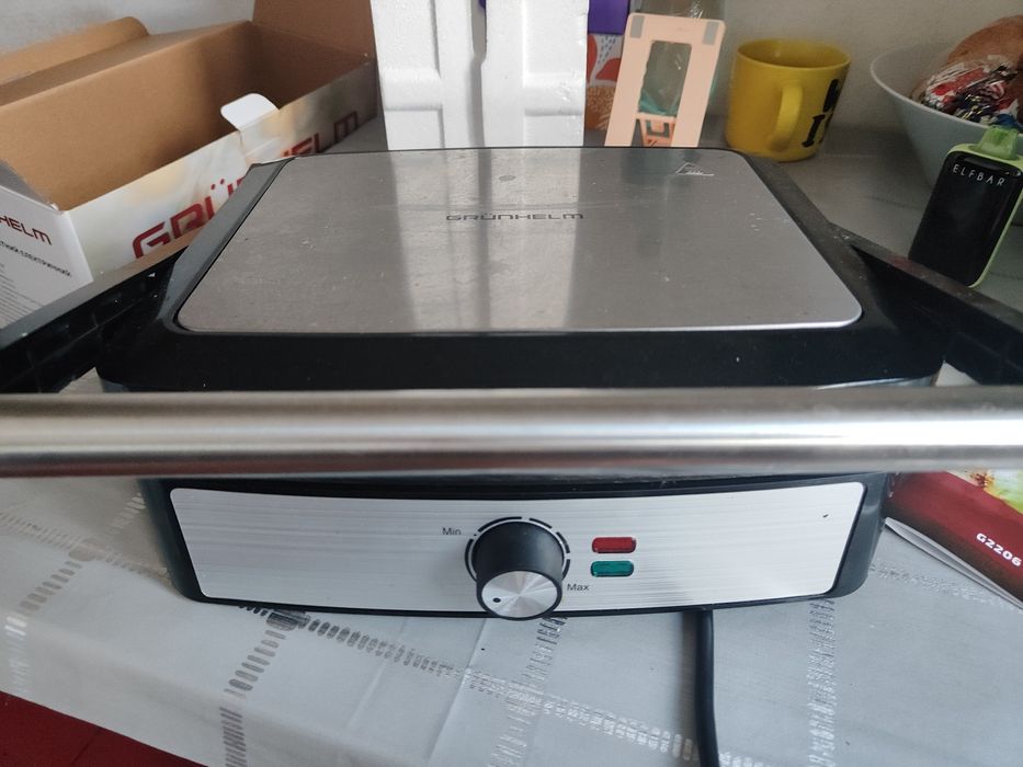 Електричний гриль Grunhelm